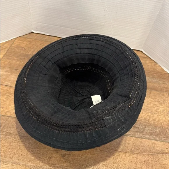 Women’s Black Sun Bucket Hat Croft and Barrow - Picture 7 of 9